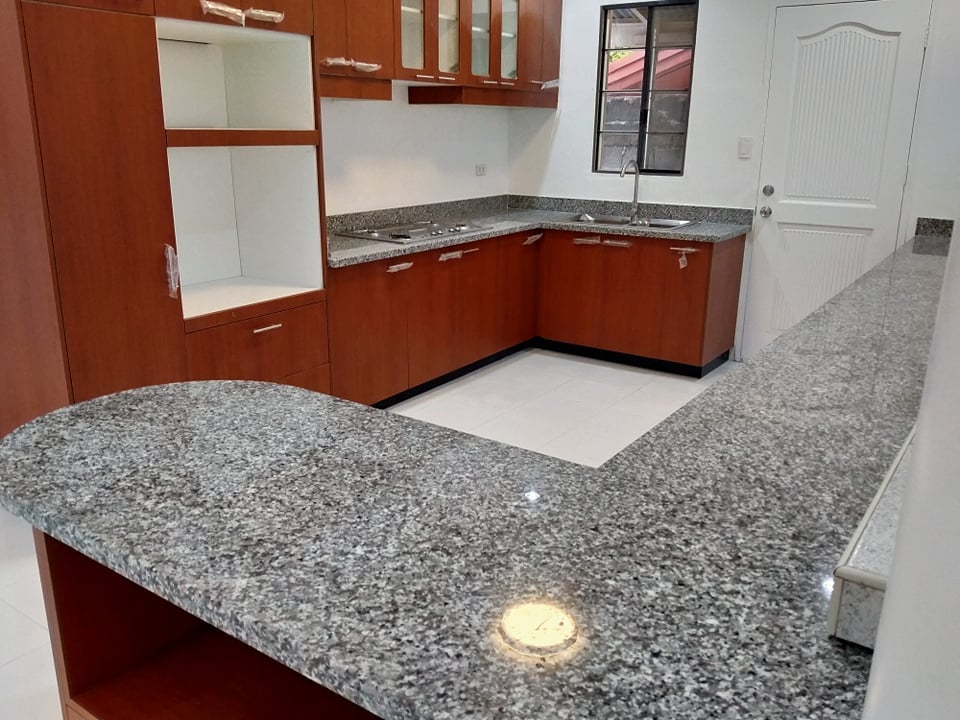 Affordable Kitchen Cabinets & Granite Countertop